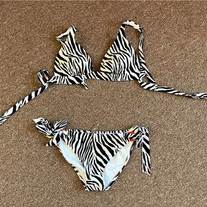 Victoria Secret Bikini “Medium”